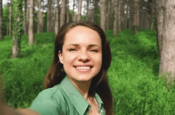 <em>Emily Roberts</em>